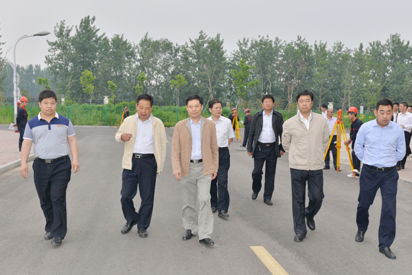 丰县县政府领导陪同参观丰县中等专业og视讯校园